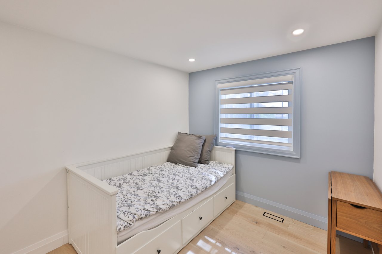 222 Vance Drive, Oakville