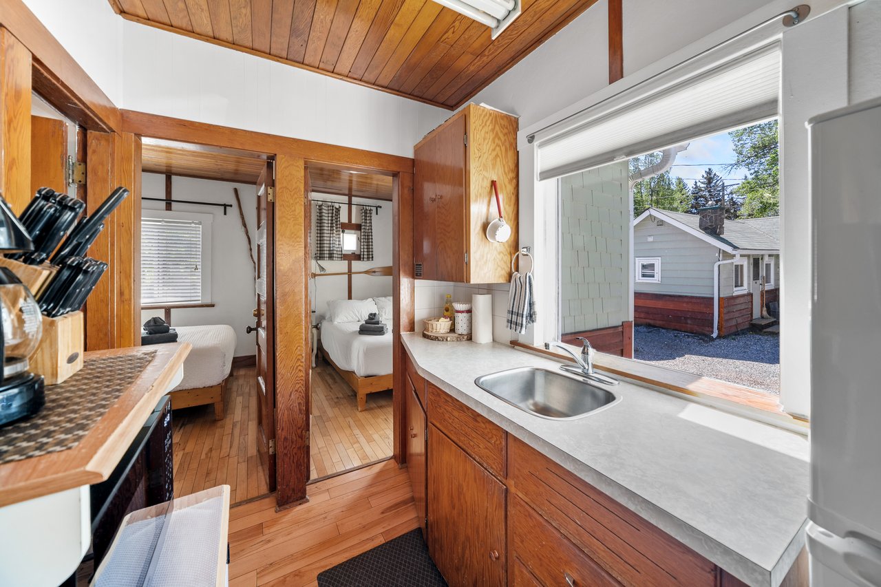 Beaver Street Cabins Banff | B&B Inn