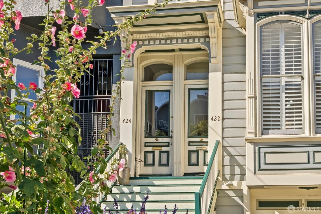 422 Waller St