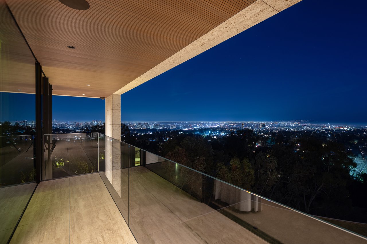 684 Firth Ave, brentwood