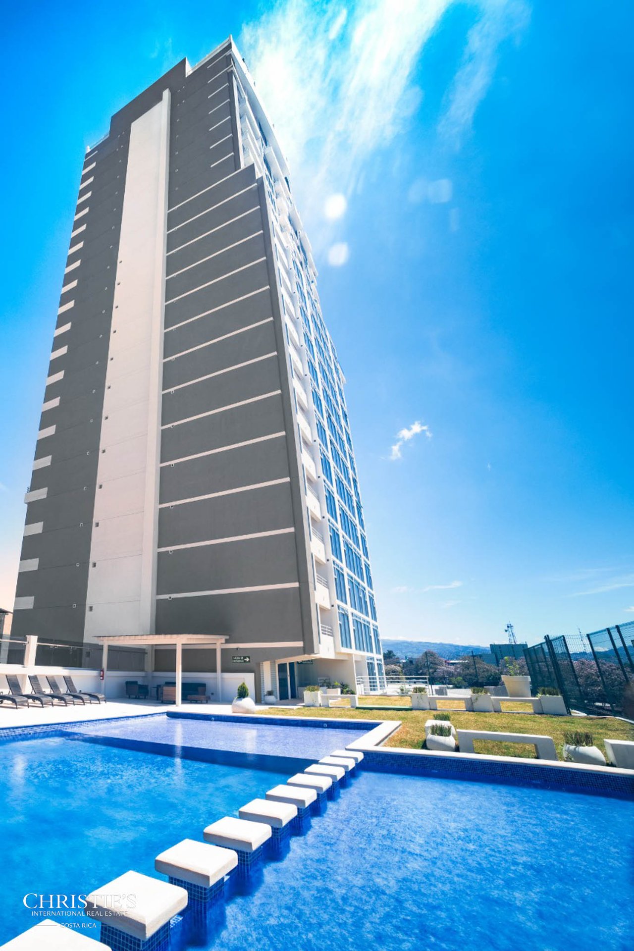 Modern 2-Bedroom Condo with Mountain Views in Barrio Escalante