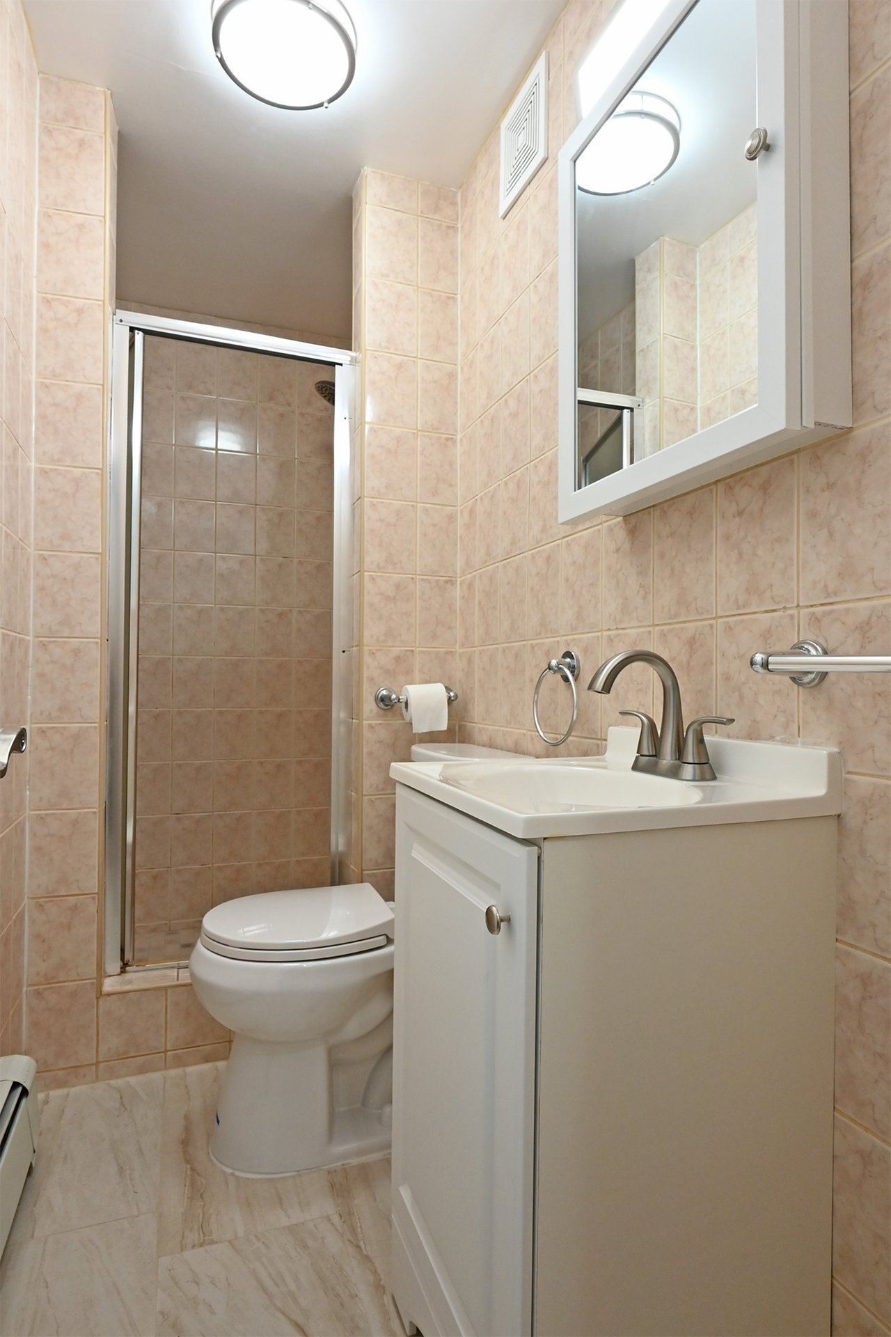 25-08 Newtown Avenue 004