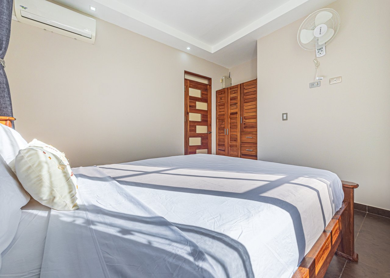 EXCEPTIONAL 5-BEDROOM RESIDENCE– PRIME LOCATION & VERSATILE LAYOUT