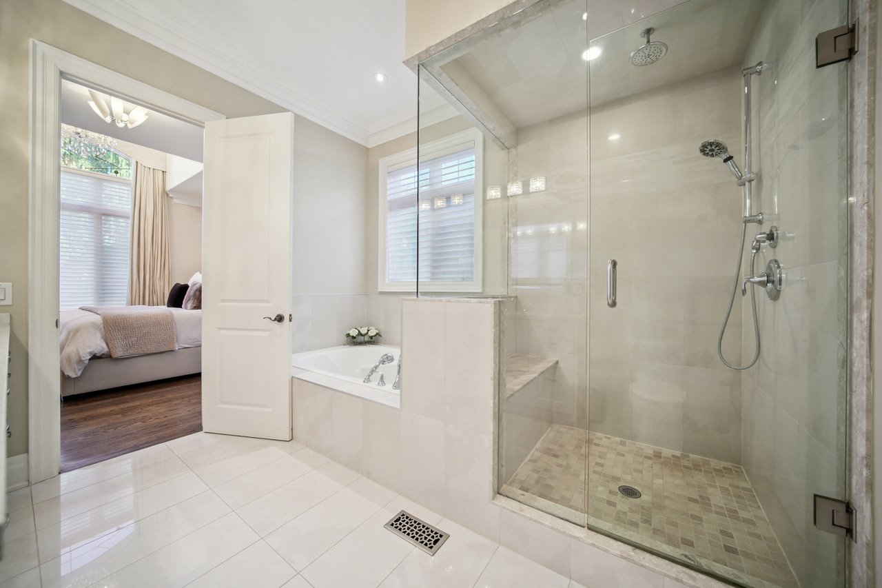 Show-stopping luxury in the heart of Southwest Oakville