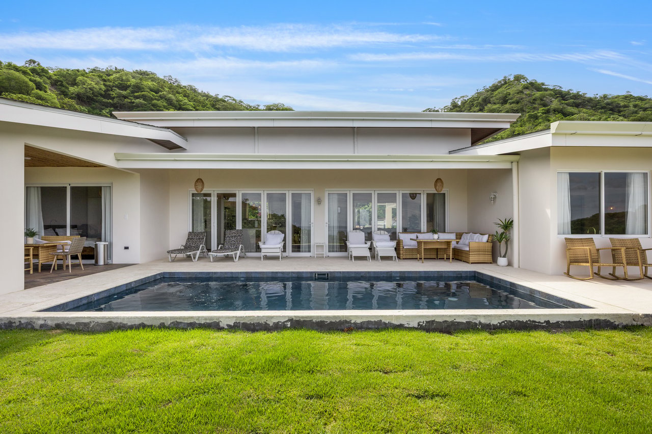 Dos Ríos 29 | Brand-New Ocean & Mountain View Home