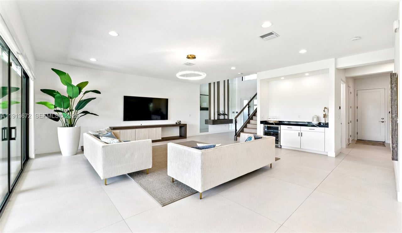 17182 Windy Pointe Ln