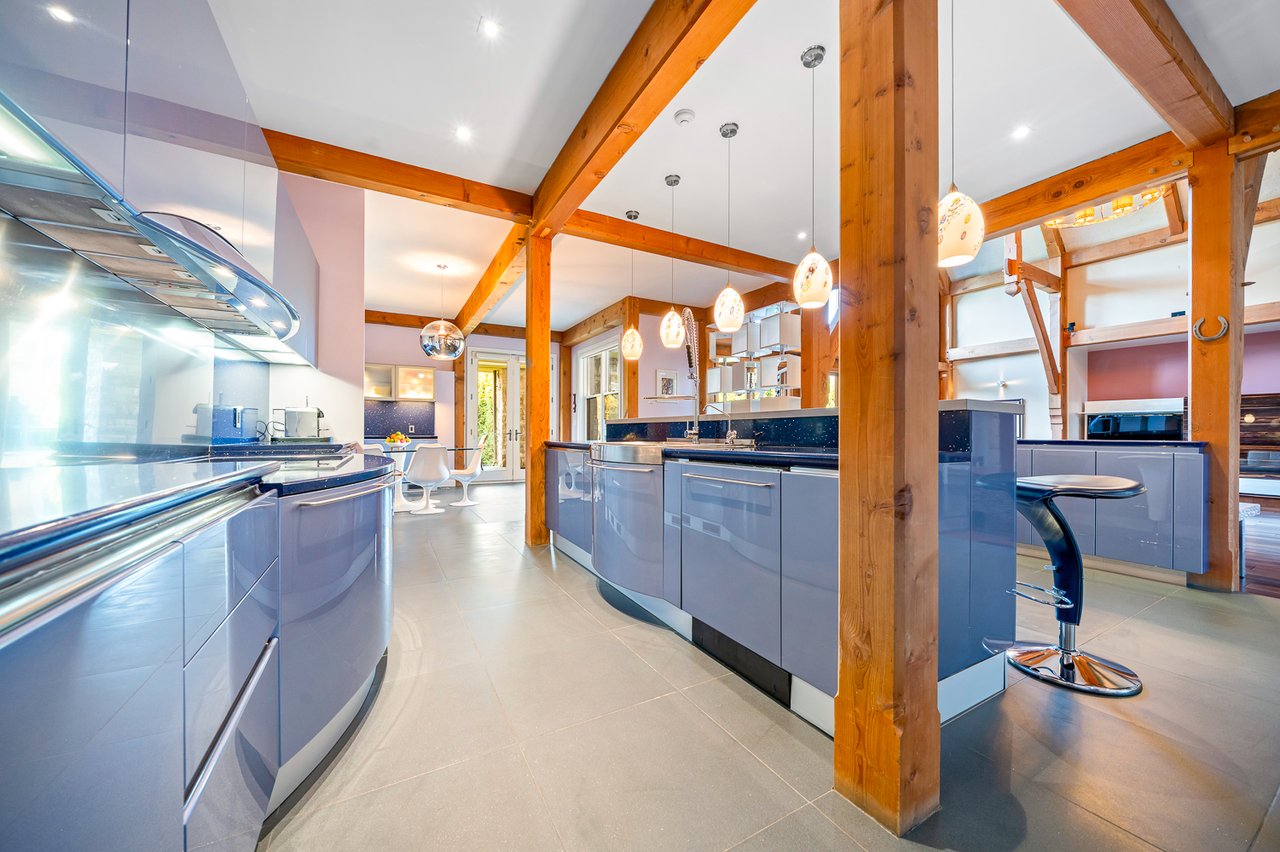  One-Of-A-Kind Residence 