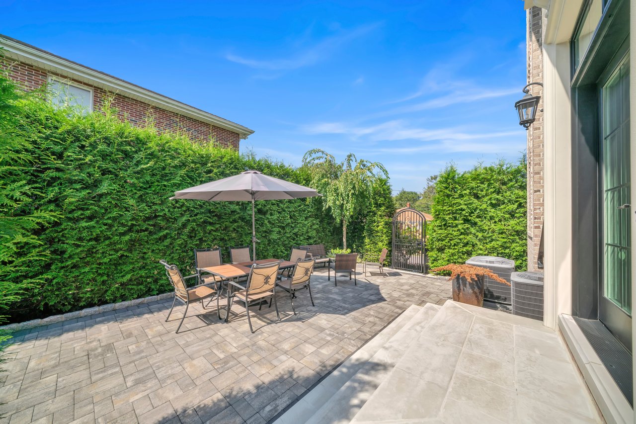 214 Forest Road