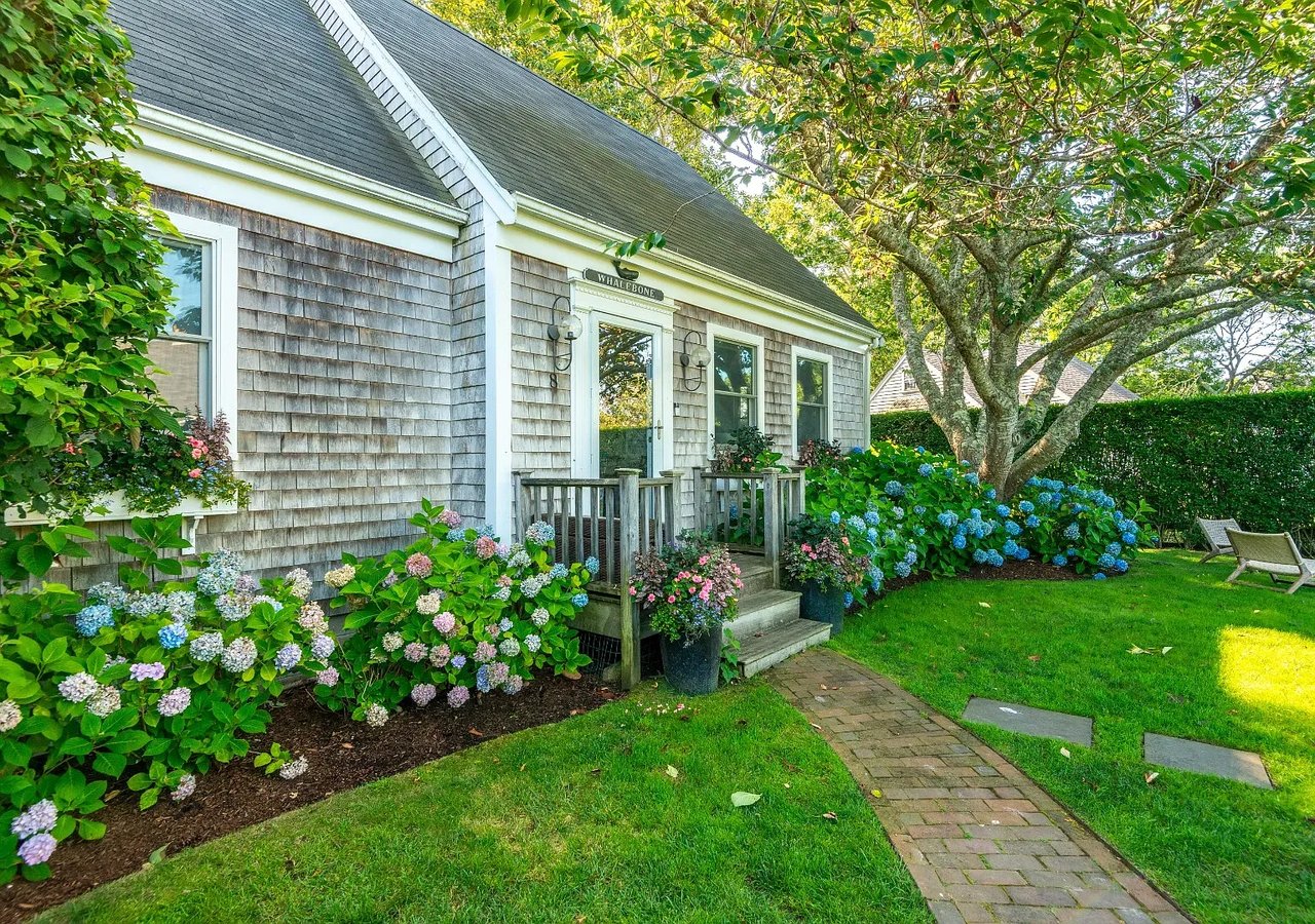 8 Polliwog Pond Rd