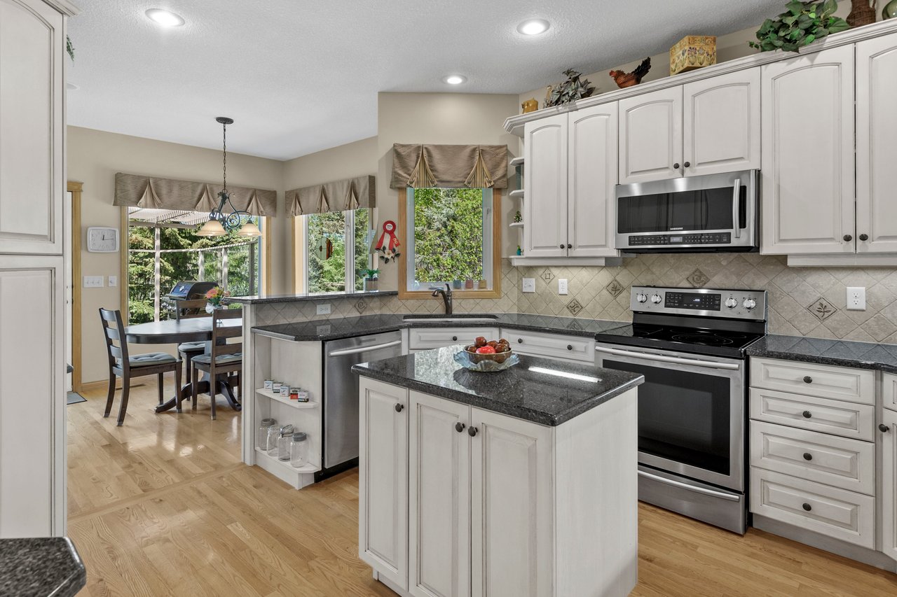 8 Willow Lane