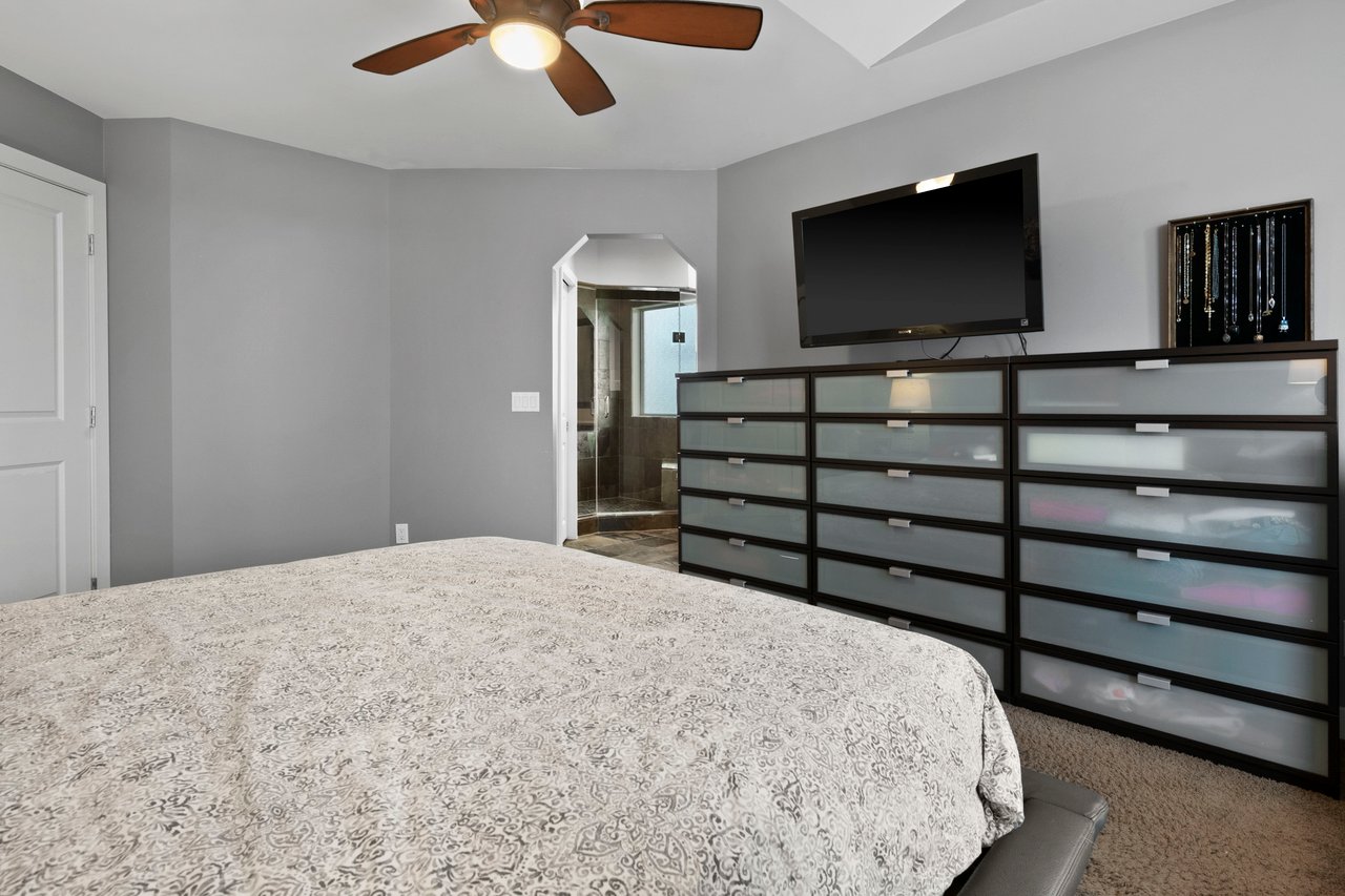 7 Valley Creek Bay NW