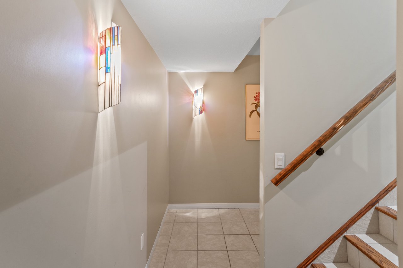 330 Canyon Close