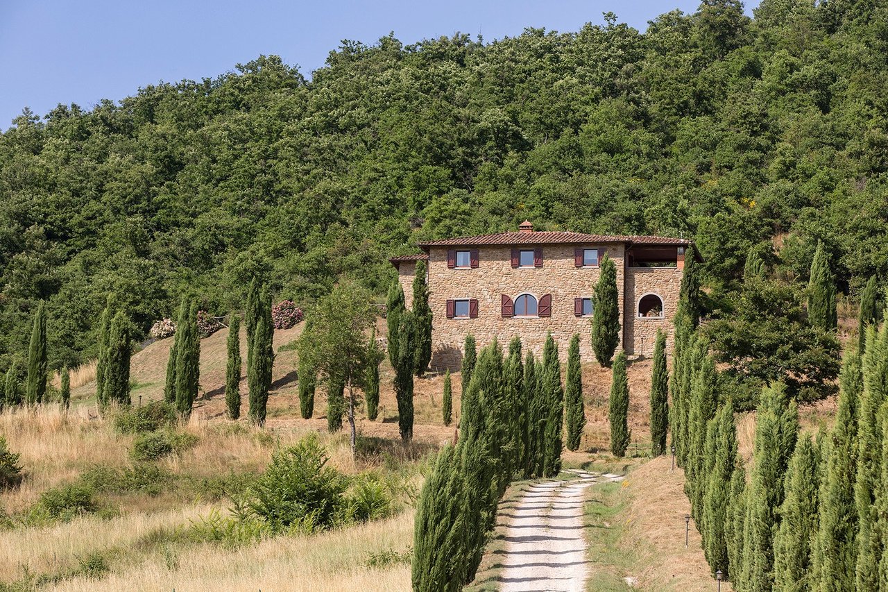 Hill Top Farmhouse with Swimming Pool