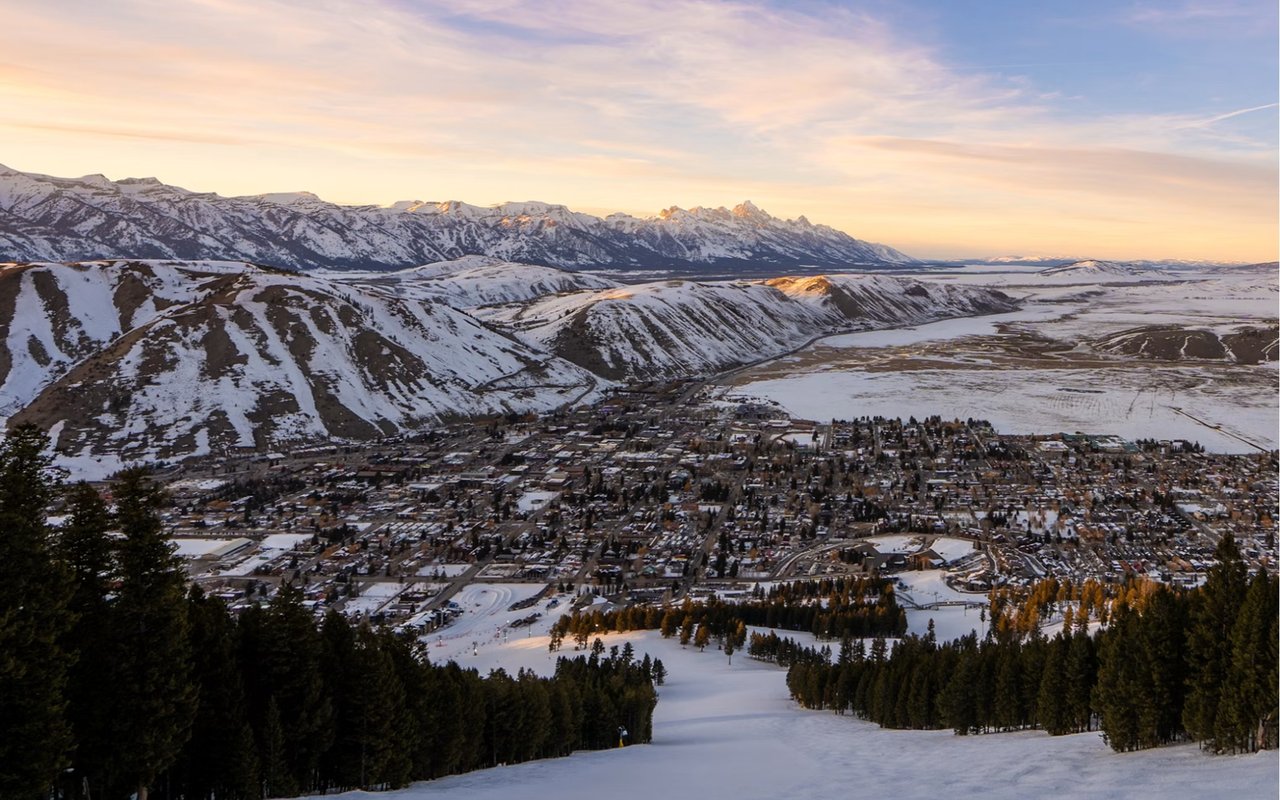 Jackson Hole in Summer vs. Winter: Which Season Is Best to Buy?