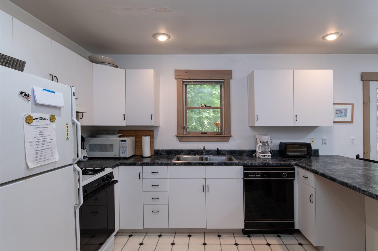 7 Carpenters Point Rd
