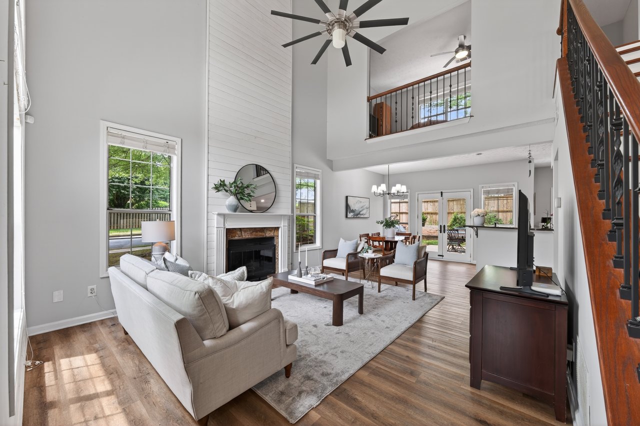 2800 Laurelwood Lane