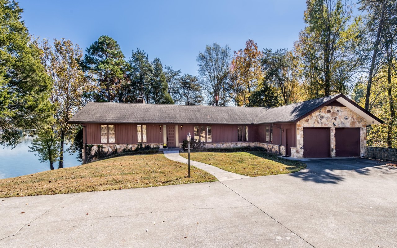 Wallace Luxury Spotlight | 5220 Riverbriar Road Knoxville, TN 37919
