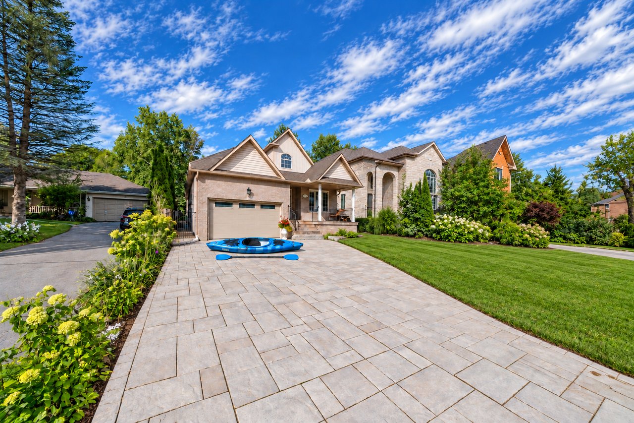 62 Fergus Ave