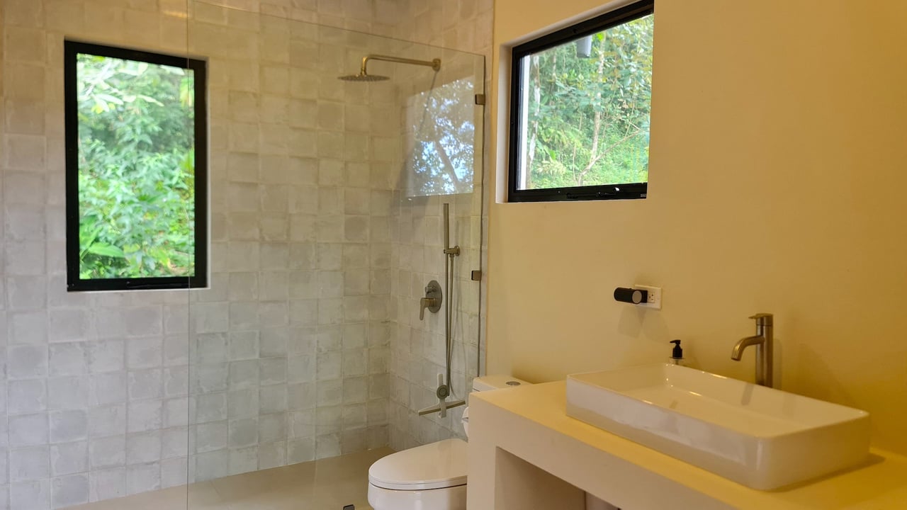 4 Bedroom luxury ocean view home in a Gated Cummunity