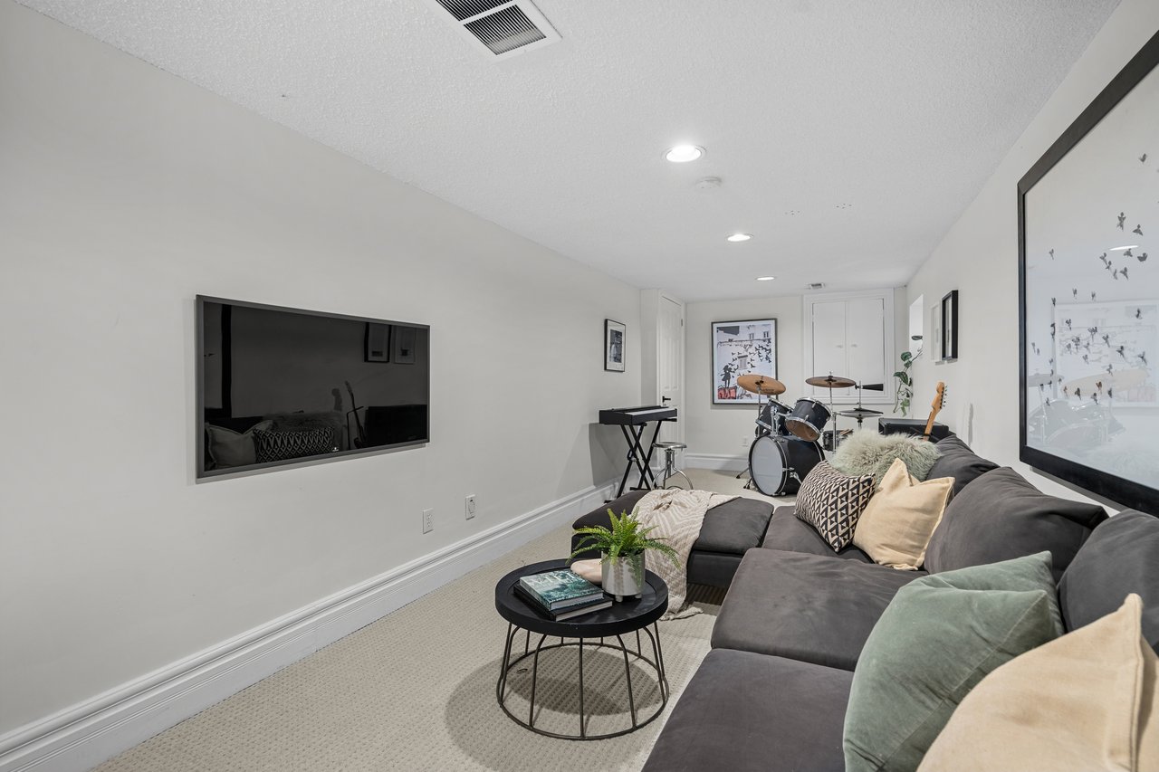 180 Willow Ave