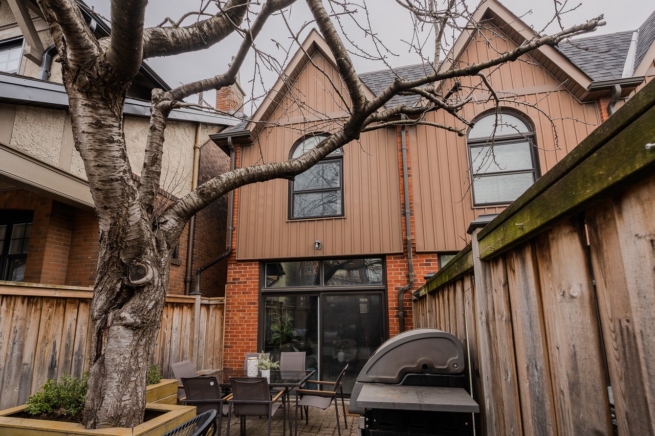 TH11-10 Buller Ave