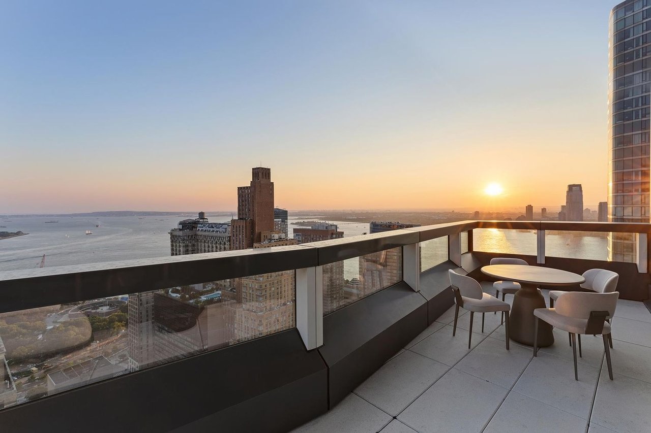 77 Greenwich St #PH
