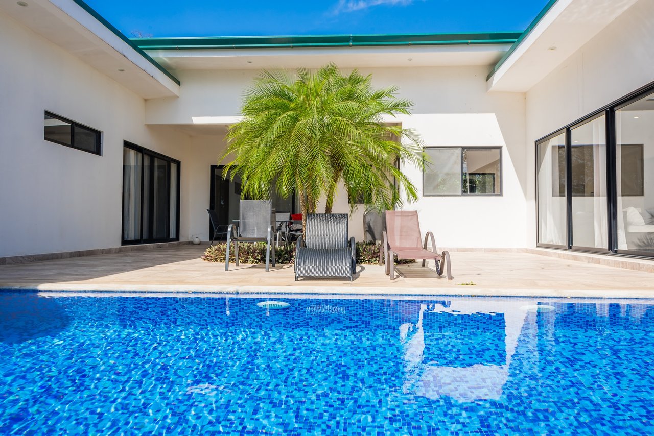 V-Stella Ju | House with Pool and Mixed-Use Land for Sale Near Finca Panamá, Costa Rica