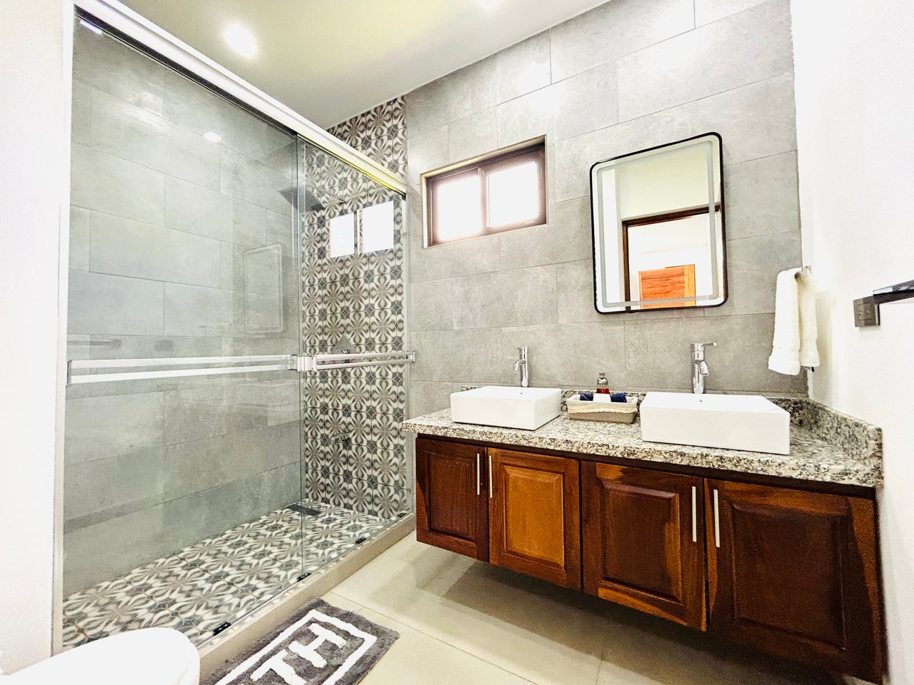 Tropical Modern Living Near Uvita – Stylish Pool Home with Privacy | Price Reduced