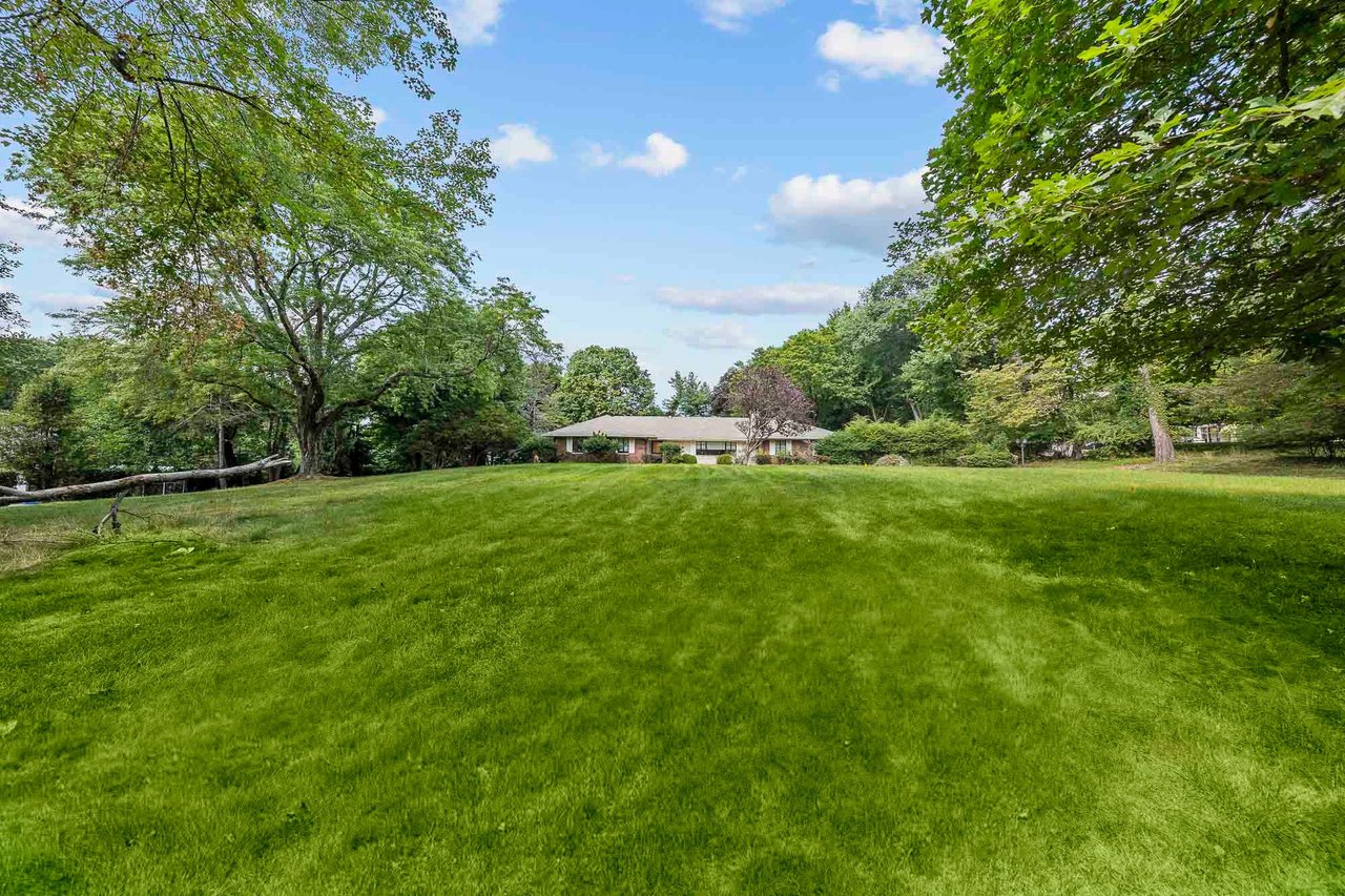 59 Hickory Ln
