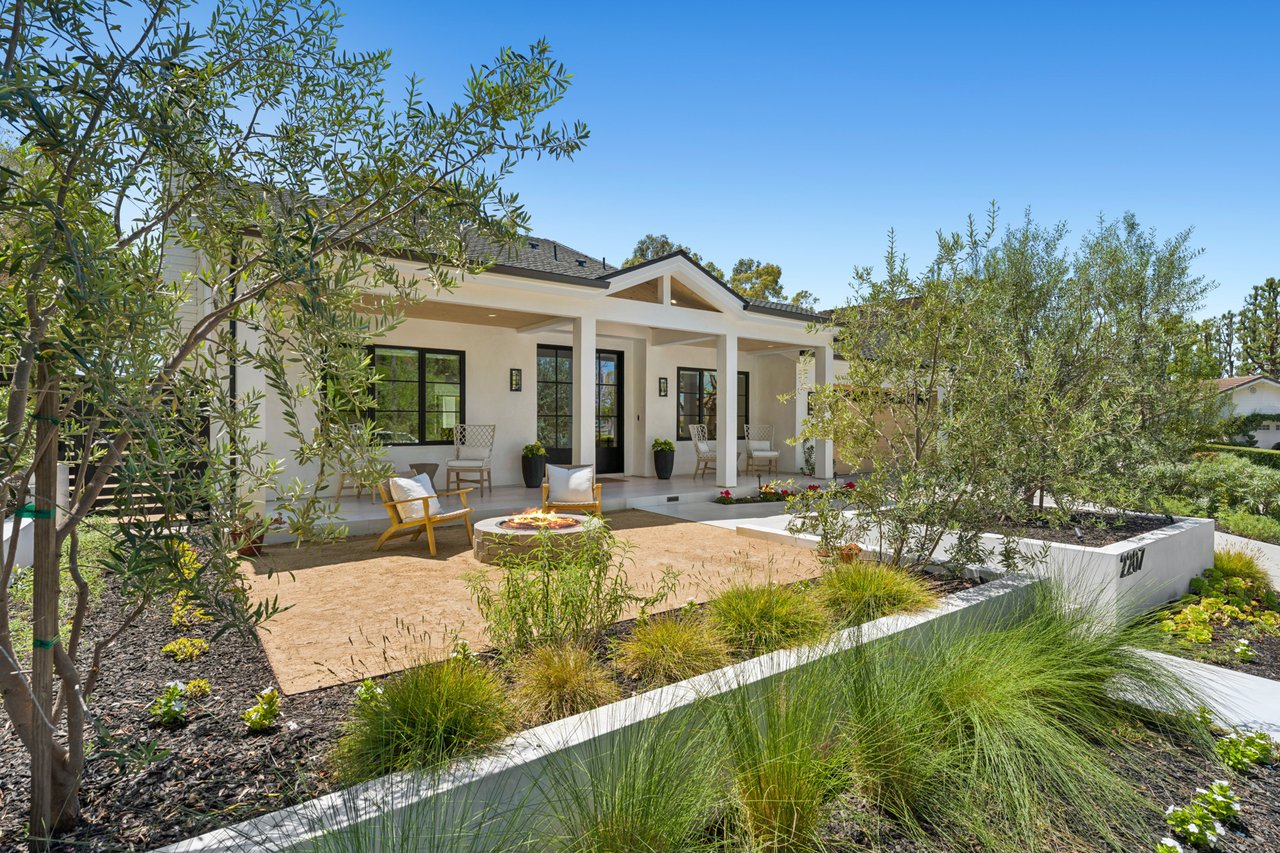 2207 Port Harwick Place