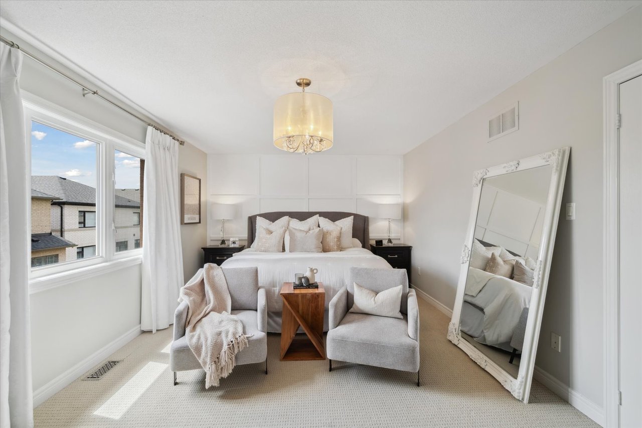32 Maplebank Cres