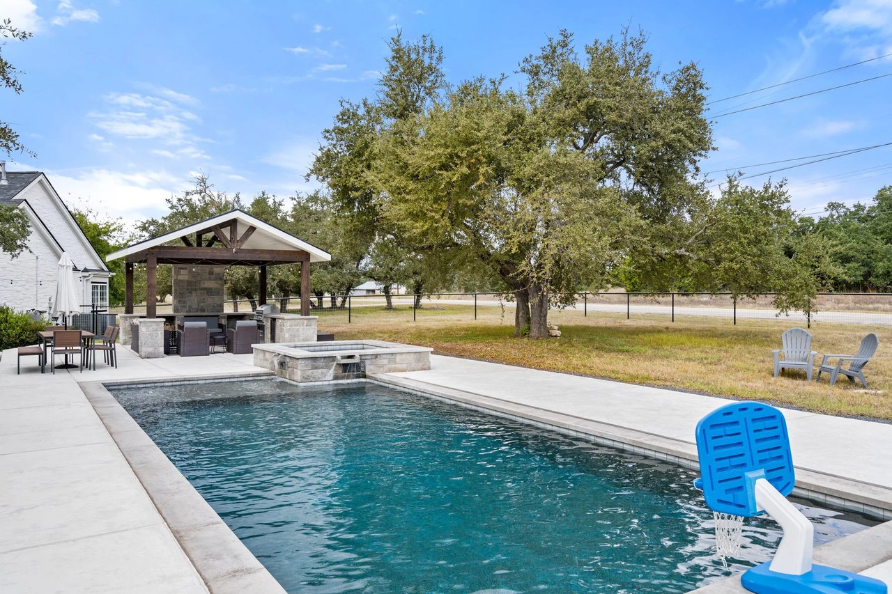 105 Roanoak Dr