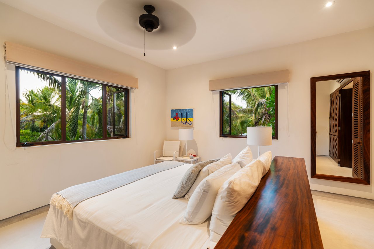 Marea Beachfront Villa I52