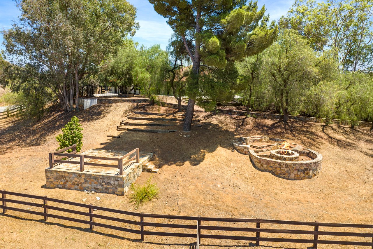 38785 Avenida Bonita