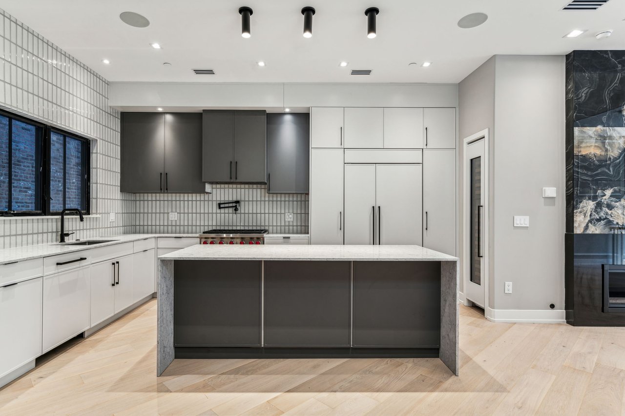 342 S Hicks St, Philadelphia, PA 19102