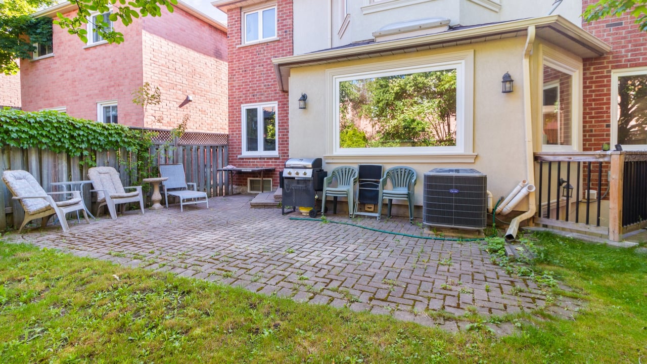 149 Roseborough Crescent