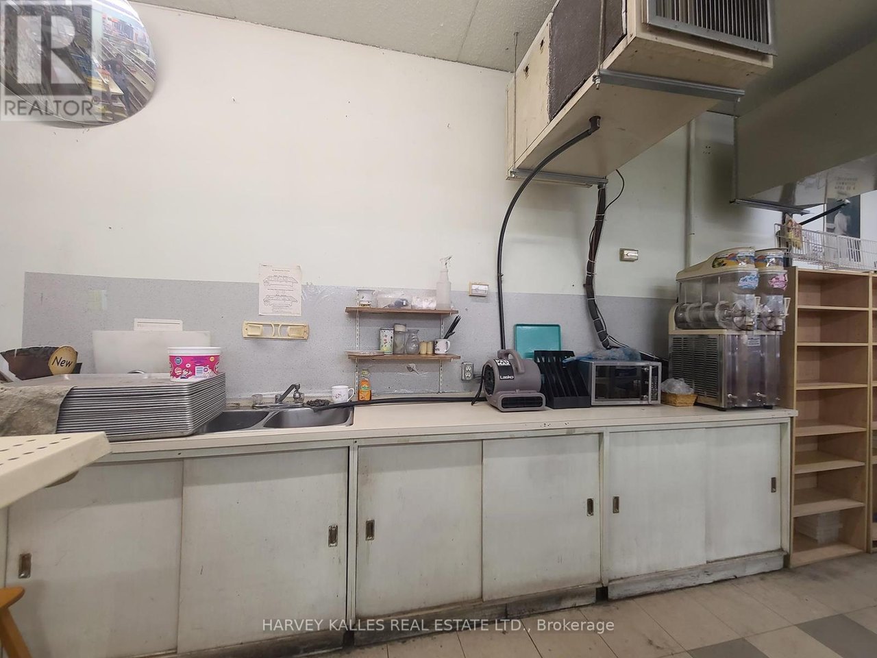 3829 LAKE SHORE BOULEVARD W