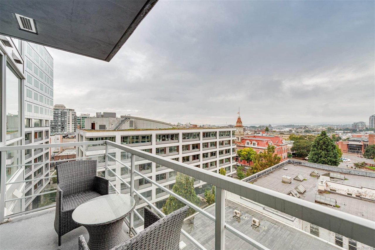 908-732 Cormorant St