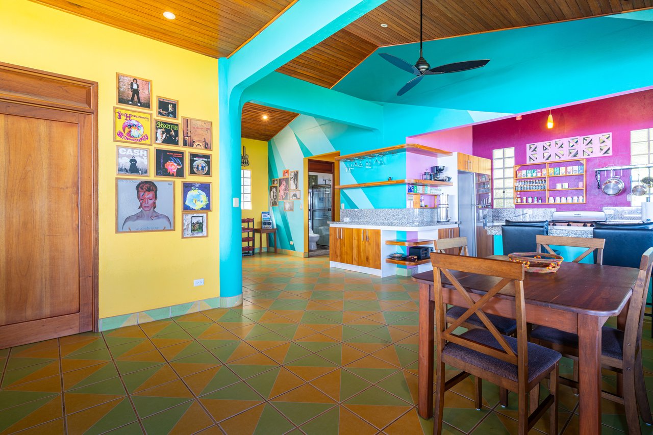 Casa Vista Harmonia, Legendary Ocean Views and Sustainable Living!