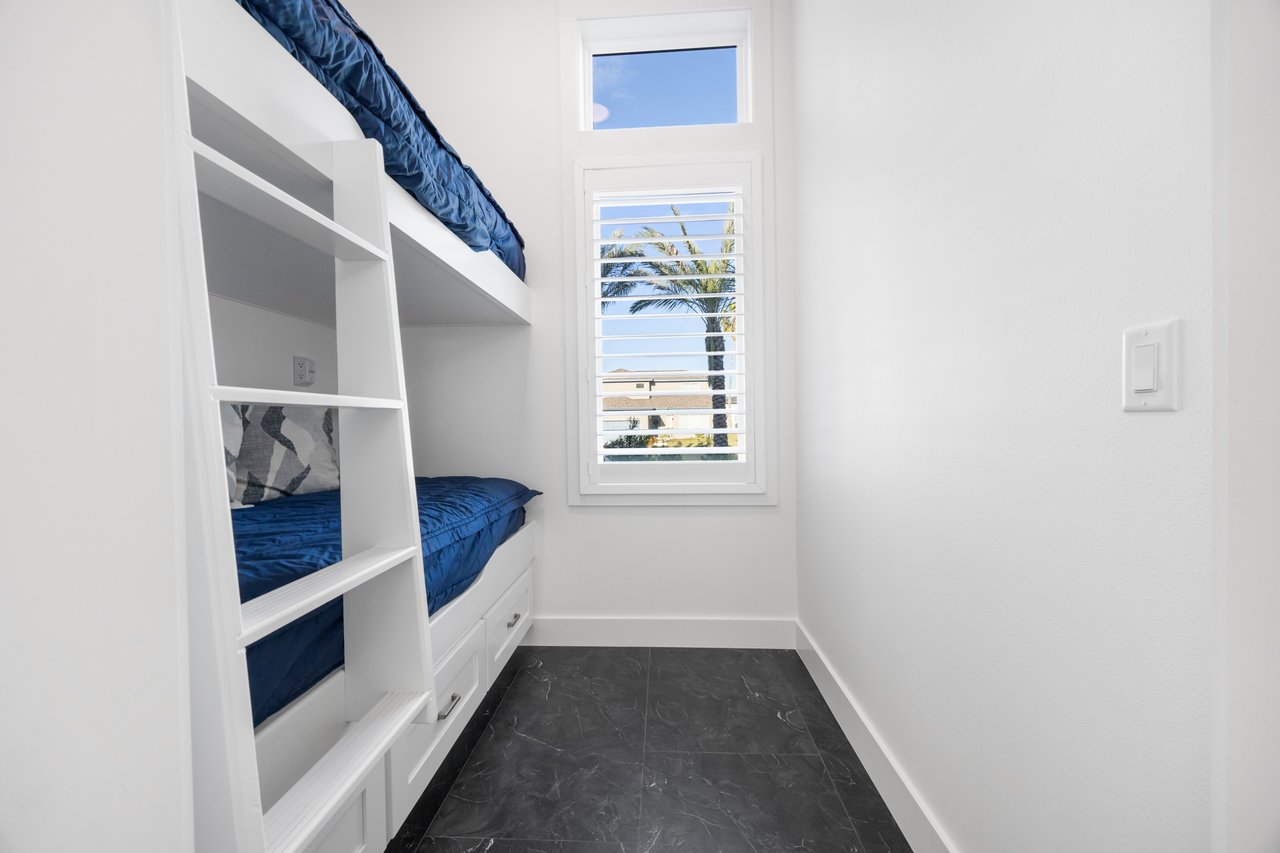 White Label - 305 Estes Drive