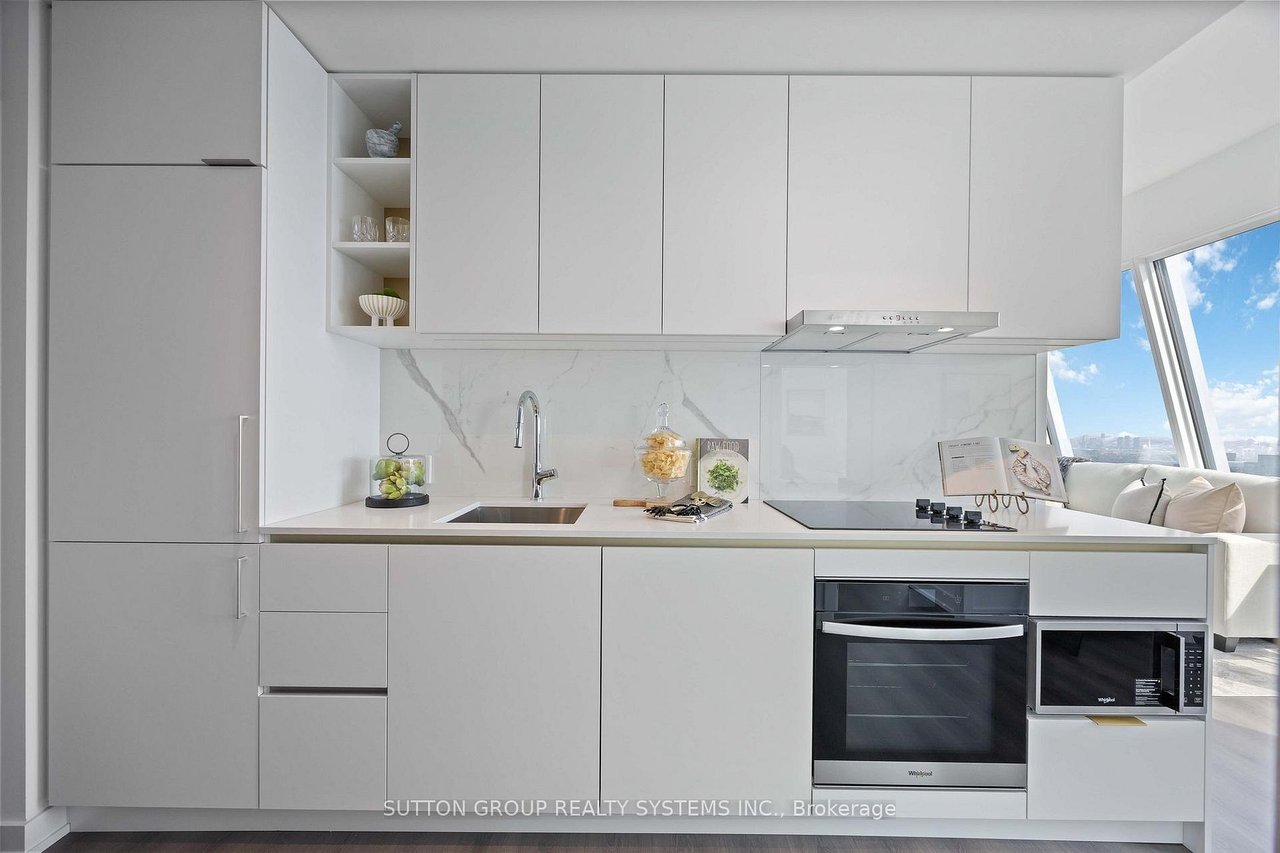 YORKVILLE'S BEST PENTHOUSE 