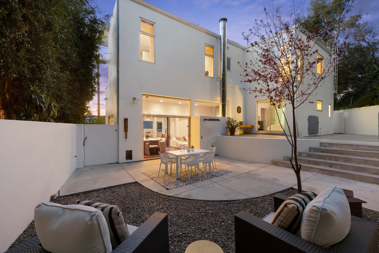 410 N Bundy Dr, Brentwood