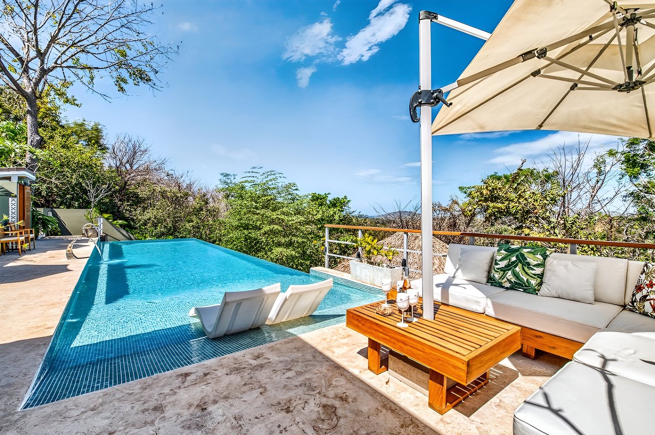 Casa Pochote | Artisan Luxury Villa in Tamarindo | Pool, Jacuzzi & Langosta Beach Club Membership Included