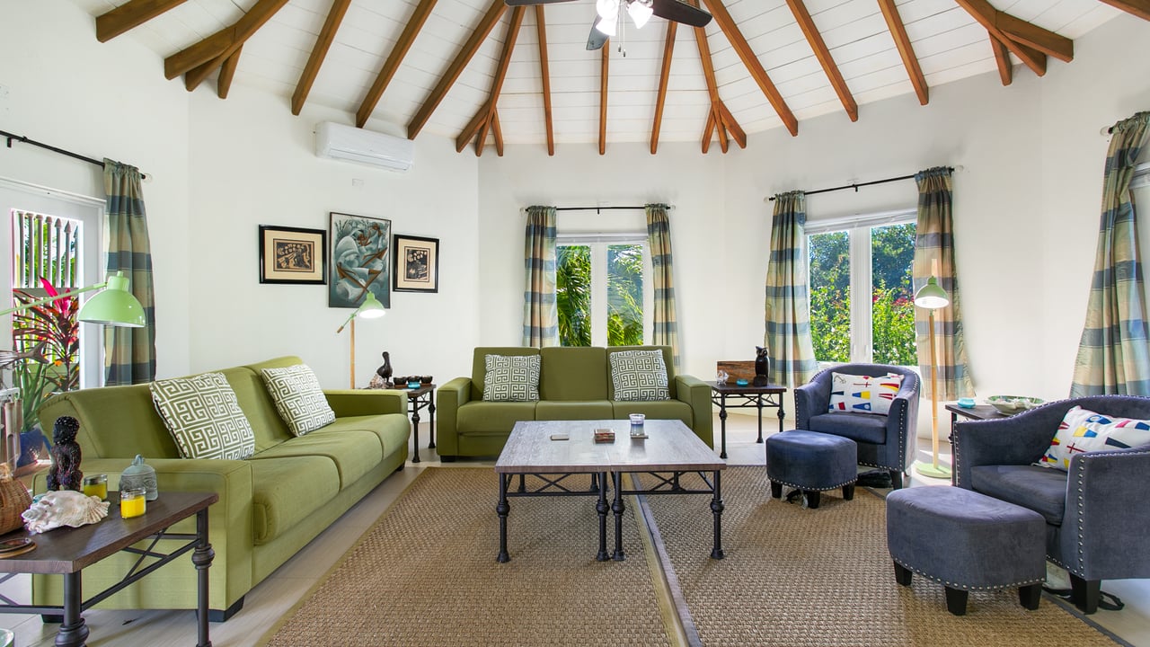 Octagon Villa West End