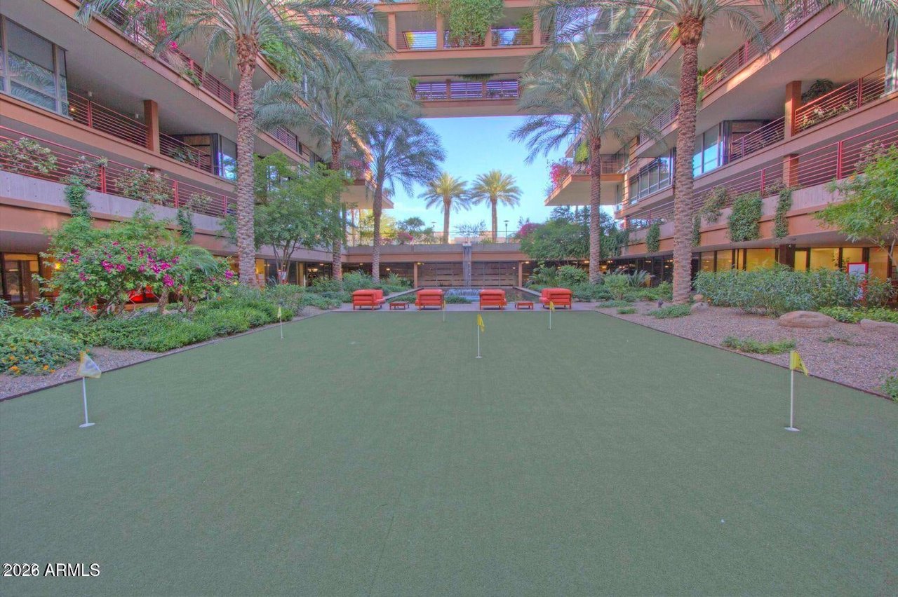 7117 E Rancho Vista Dr, #5001