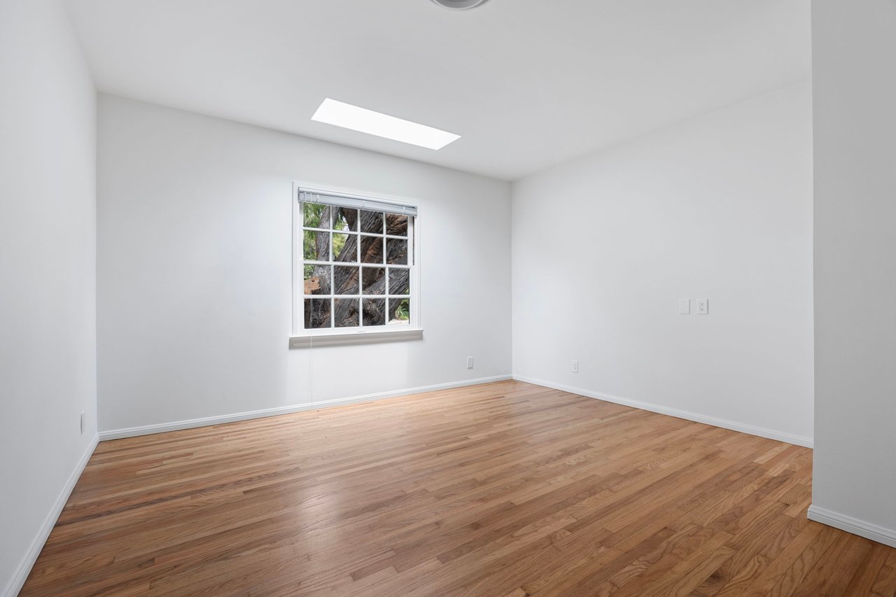 202 S Saltair Ave, Brentwood