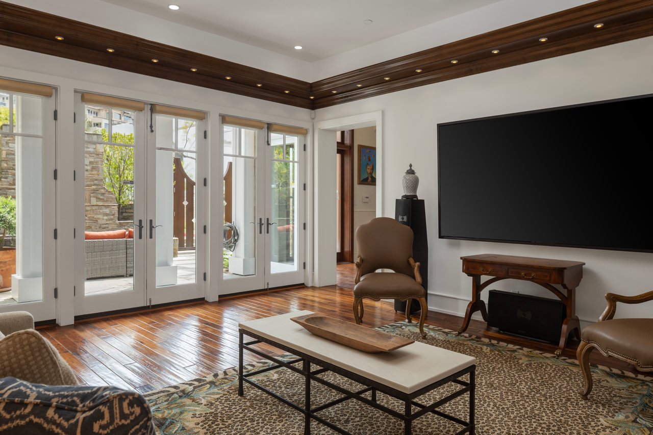 Rare Bayfront Offering