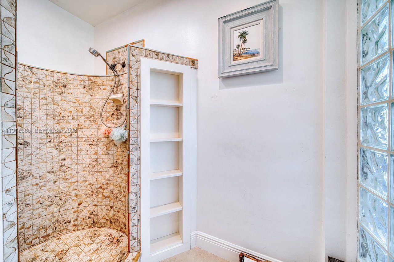 8245-sw-149-drive-palmetto-bay-fl-home-for-sale-bathroom