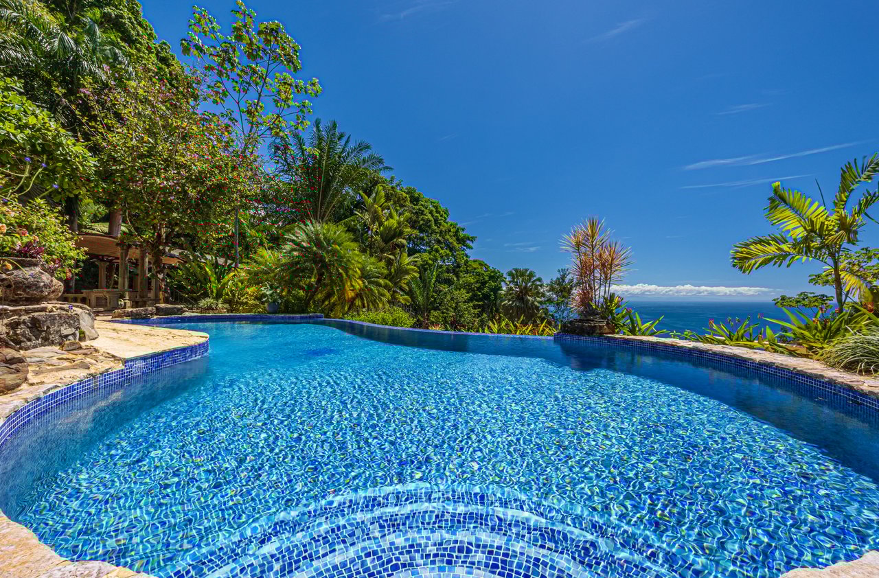 Nido Escondido, Playa Dominical