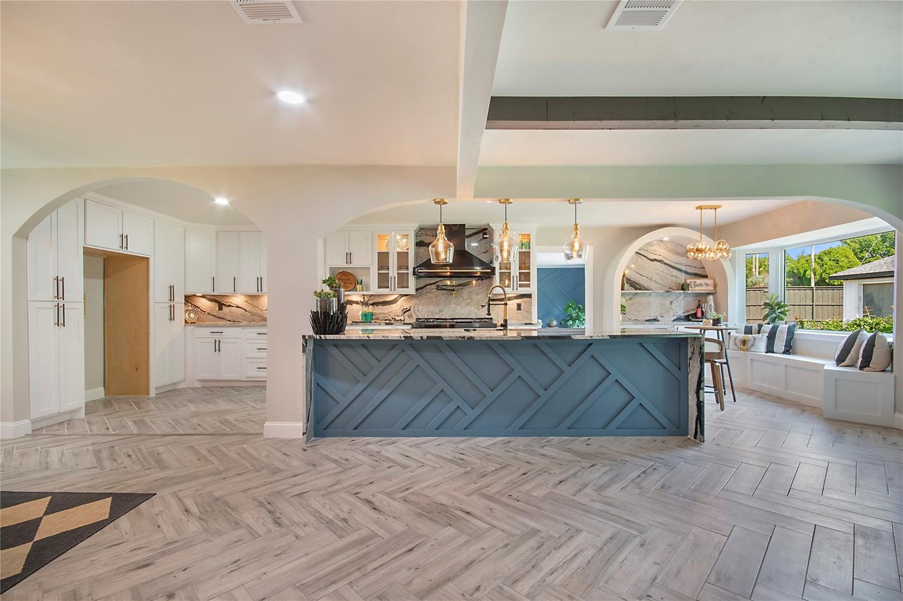 3707 Alta Vista Lane